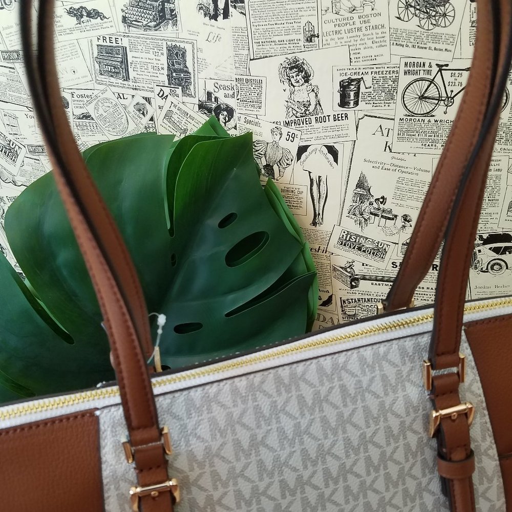 Vanilla Large charlotte Tote Michael Kors NWT - Picture 4 of 10